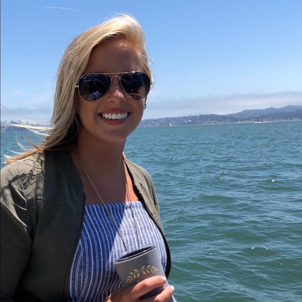 Meet your Posher, Alyssa